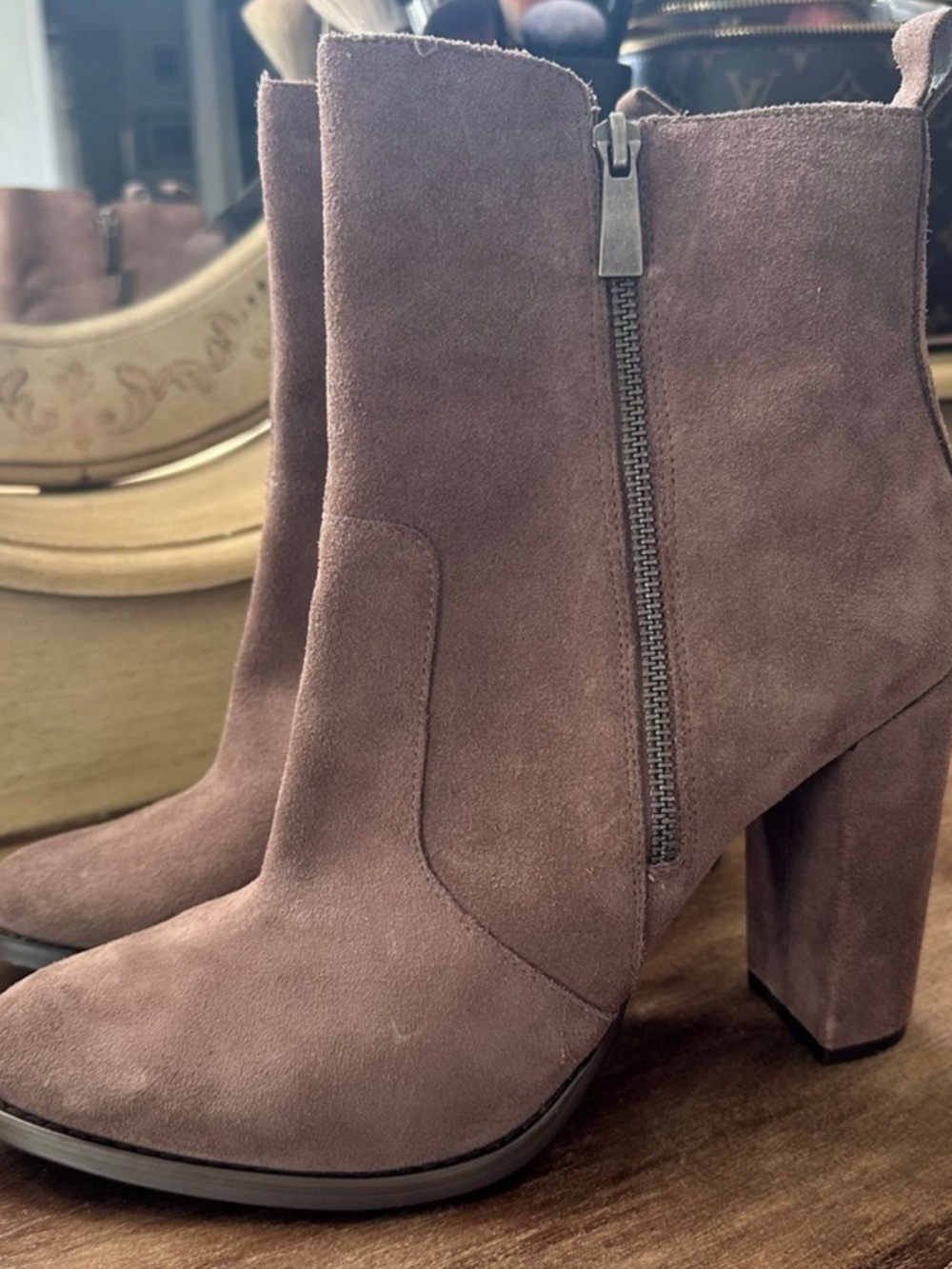 Steve Madden Roooler Taupe Suede Zip Up Ankle Boots, NWOB, Size 10 M